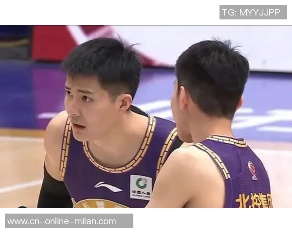 男篮开端集训，队长赵睿做总结讲话；朱松玮等4人被禁赛一个月